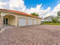House 2775724614