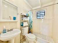 House 2807857558