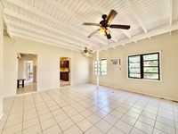 House 2807857724