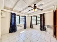 House 2807857732
