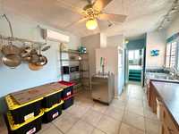 House 2805995158