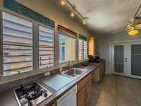 House 2805995209