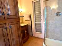 House 2805995221