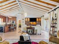 House 2790295094