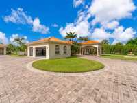 House 2792714671