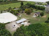 House 2895228123