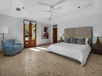 House 2794263033