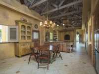 House 2802766153