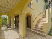 House 2802766594