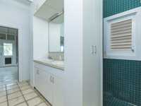 House 2802767010