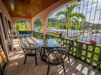 House 2805051849