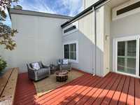 House 2804460232