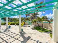House 2811007710
