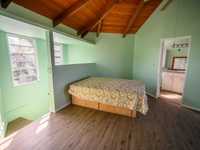House 2812144494