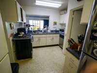 House 2812144570