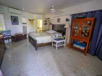 House 2812144704