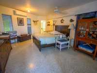 House 2812144726