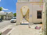 House 2812153137