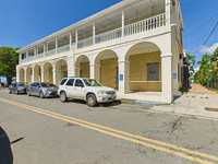 House 2812153081