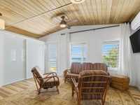 House 2818458082