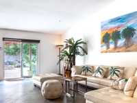 House 2814757083