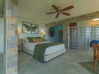 House 2815272251
