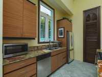 House 2815272040
