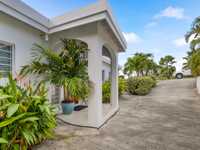 House 2837582303