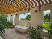 House 2891439940
