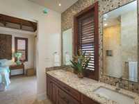 House 2891440028