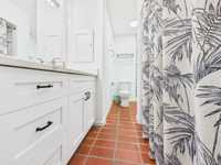 House 2844711560