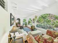 House 2964082210