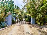 House 2964082377