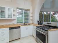House 2850124581