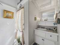 House 3024204057