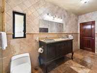 House 2933111175
