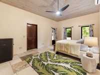 House 2933111198