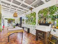 House 2879563506