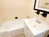 House 2858997722