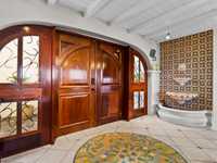 House 2861018946
