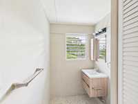 House 2953707547