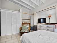 House 2868093806