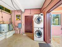 House 2893955781
