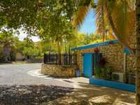 House 2886294325