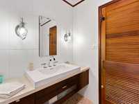 House 2891442049