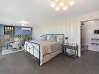 House 2891442538