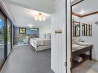 House 2891442545