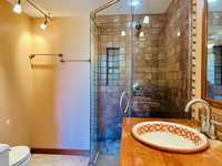 House 2895410957
