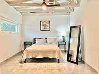 House 2953708787