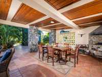 House 2898207395